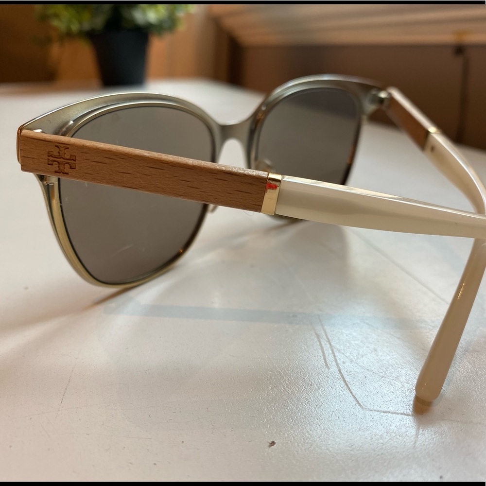 Tory Burch Wood-Temple Cat-Eye Sunglasses